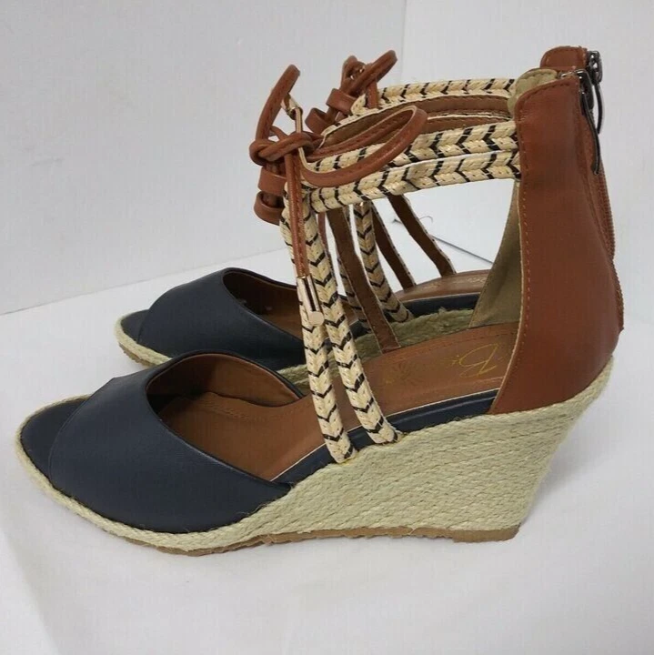 Beacon Wedge Sandals Womens 9 M Casual Ankle Strap Platform Blue - Image 2 of 4