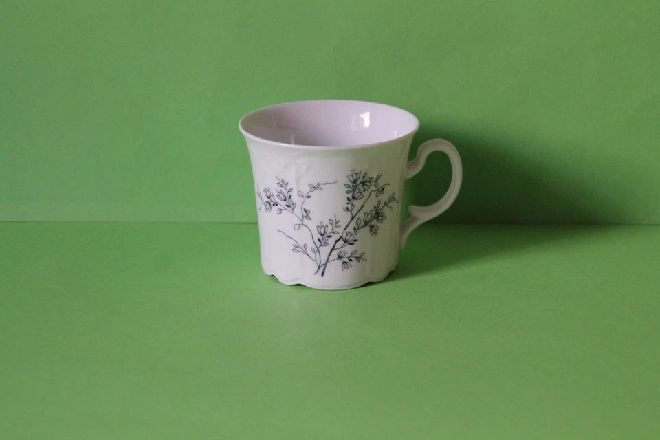 Seltmann Weiden Julia Blaue Ranke Kaffeetasse Tasse 43729 - Bild 1 von 1