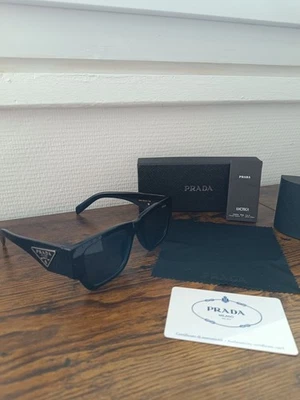 Prada Lunettes de Soleil - Photo 1/4