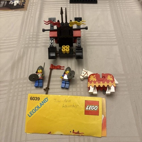 Vintage LEGO 6039 Castle TWIN ARM LAUNCHER Complete Knights Instructions