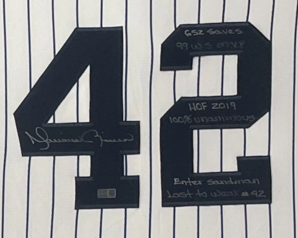 Mariano rivera signed store jersey