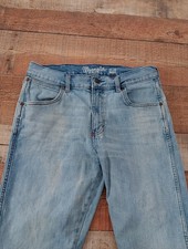 Men  s Wrangler Retro Slim Boot jean Denim Blue 32x36 2233 