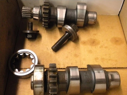 2000-07 Harley Twin cam FLHTCU Stock cams Camshafts - product listing photo