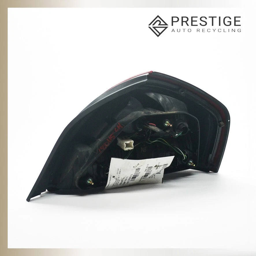 Conjunto de luz trasera izquierda Infiniti Q45 2002-2004 sedán 26555-AR026 OEM Foto 4 de 4