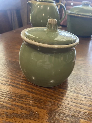 1968-1970’s  Hull Sugar Bowl With Lid Avacado green