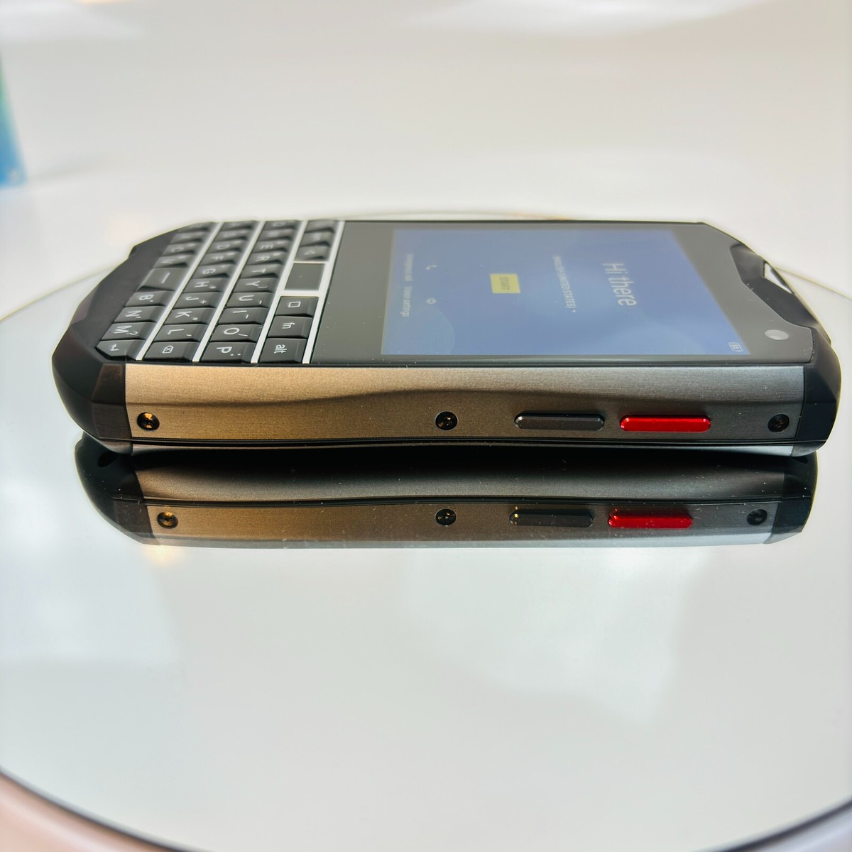 Unihertz スマートフォン titan pocket Unihertz Titan Pocket - The New QWERTY Android 11 Smartphone
