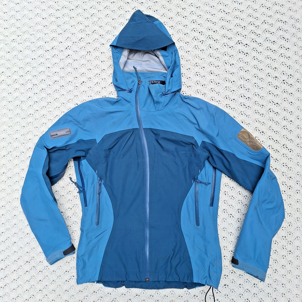 ARC’TERYX SIDEWINDER GORE-TEX XCR JACKET Arcteryx Womens Sidewinder GoreTex XCR Recco Hooded Shell Jacket