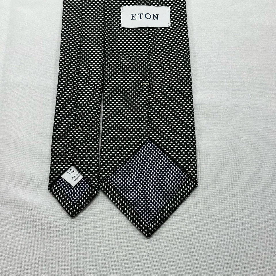"Corbata Eton 100 % seda patrón diamante blanco y negro hecha en Inglaterra 56"" x 3 1/8""" Foto 2 de 4