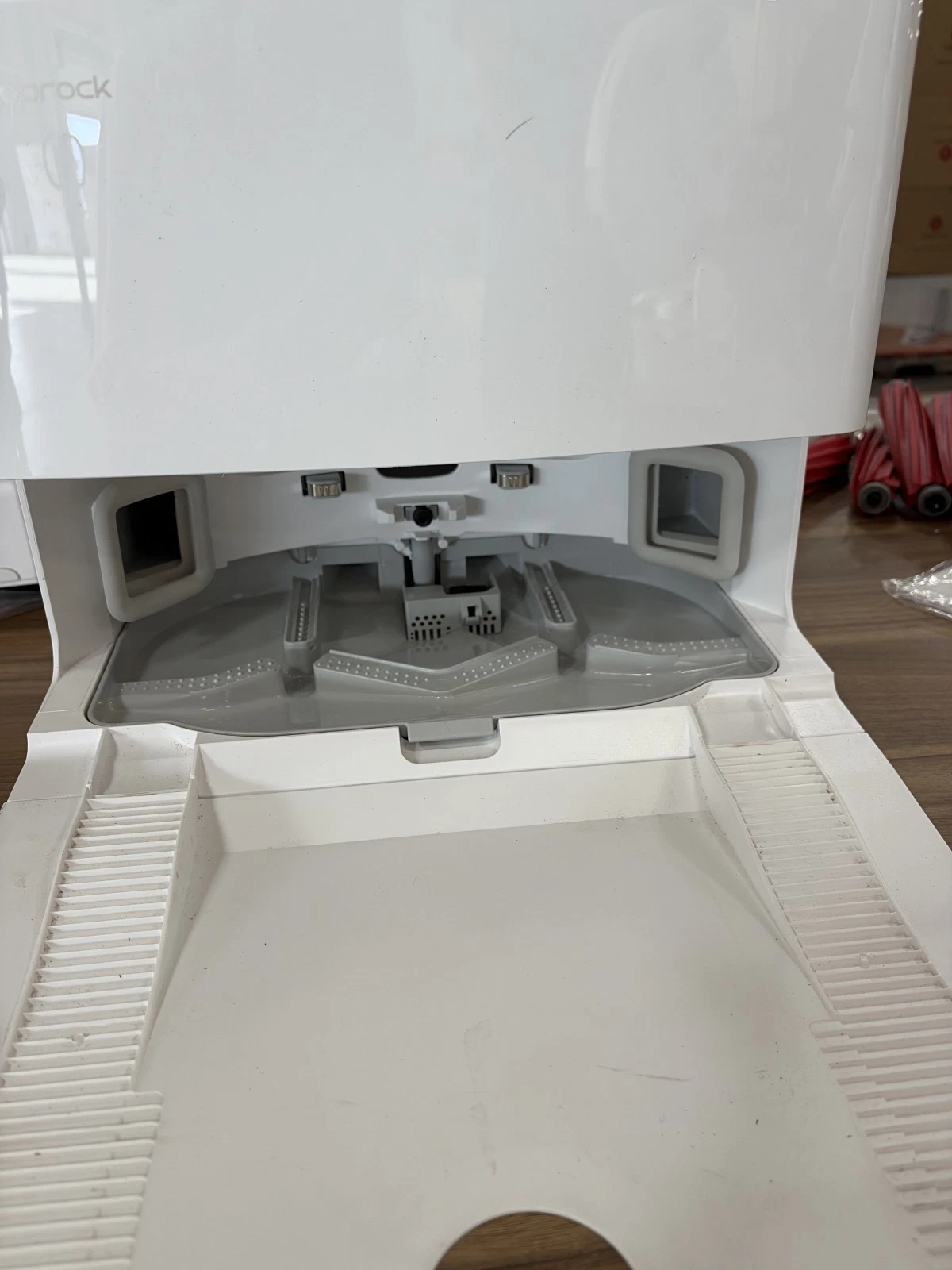 WAREHOUSE SALE – Roborock Q Revo Robot Vacuum & Mop (White) – Open Box image 10