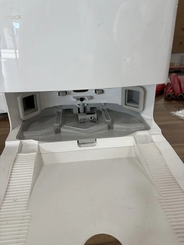 WAREHOUSE SALE – Roborock Q Revo Robot Vacuum & Mop (White) – Open Box image 10