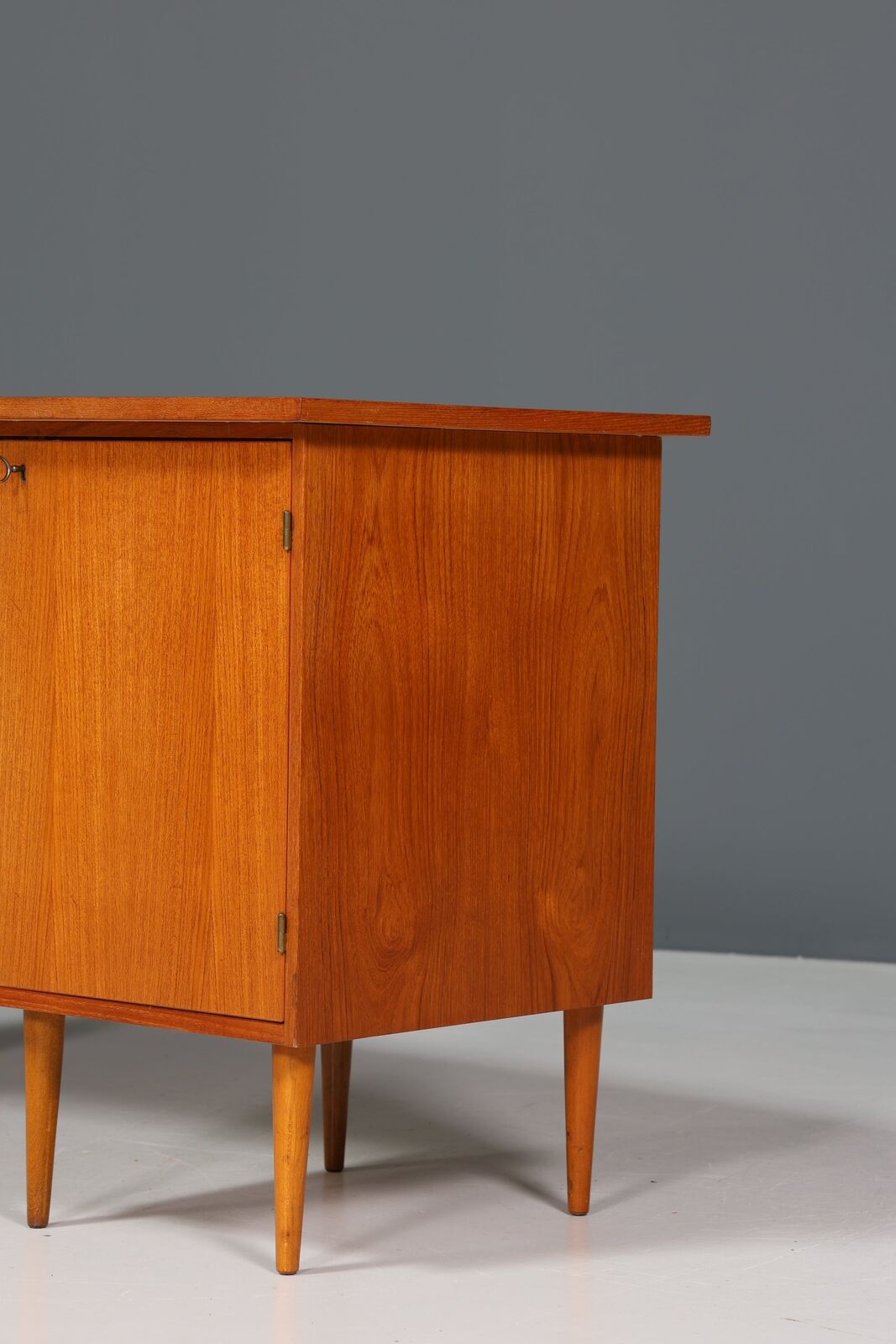 Stilvoller Mid Century Schreibtisch Made in Sweden Teak Holz Tisch Bürotisch