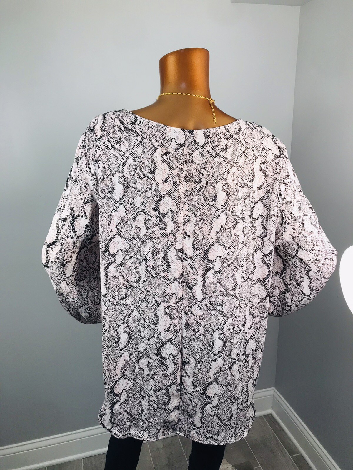 Bold Elements 1X Plus Top NWT $49 Animal Snake Print Low V Cut 1/2 Zip Up Shirt