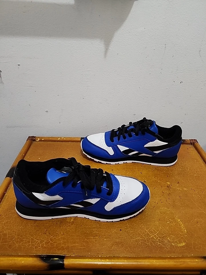 Reebok Classic Blue White Black Low Size 4.5 Youth Athletic Shoes  - Image 3 of 4