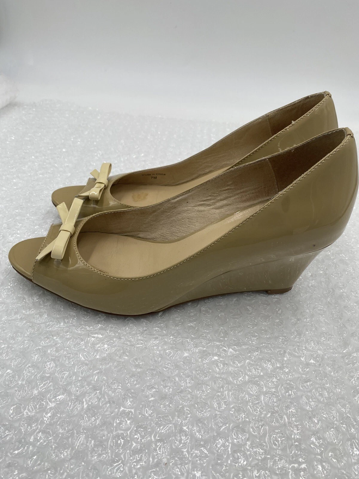 Scarpe eleganti Kate Spade donna taglia 7 M beige pelle zeppa punta aperta