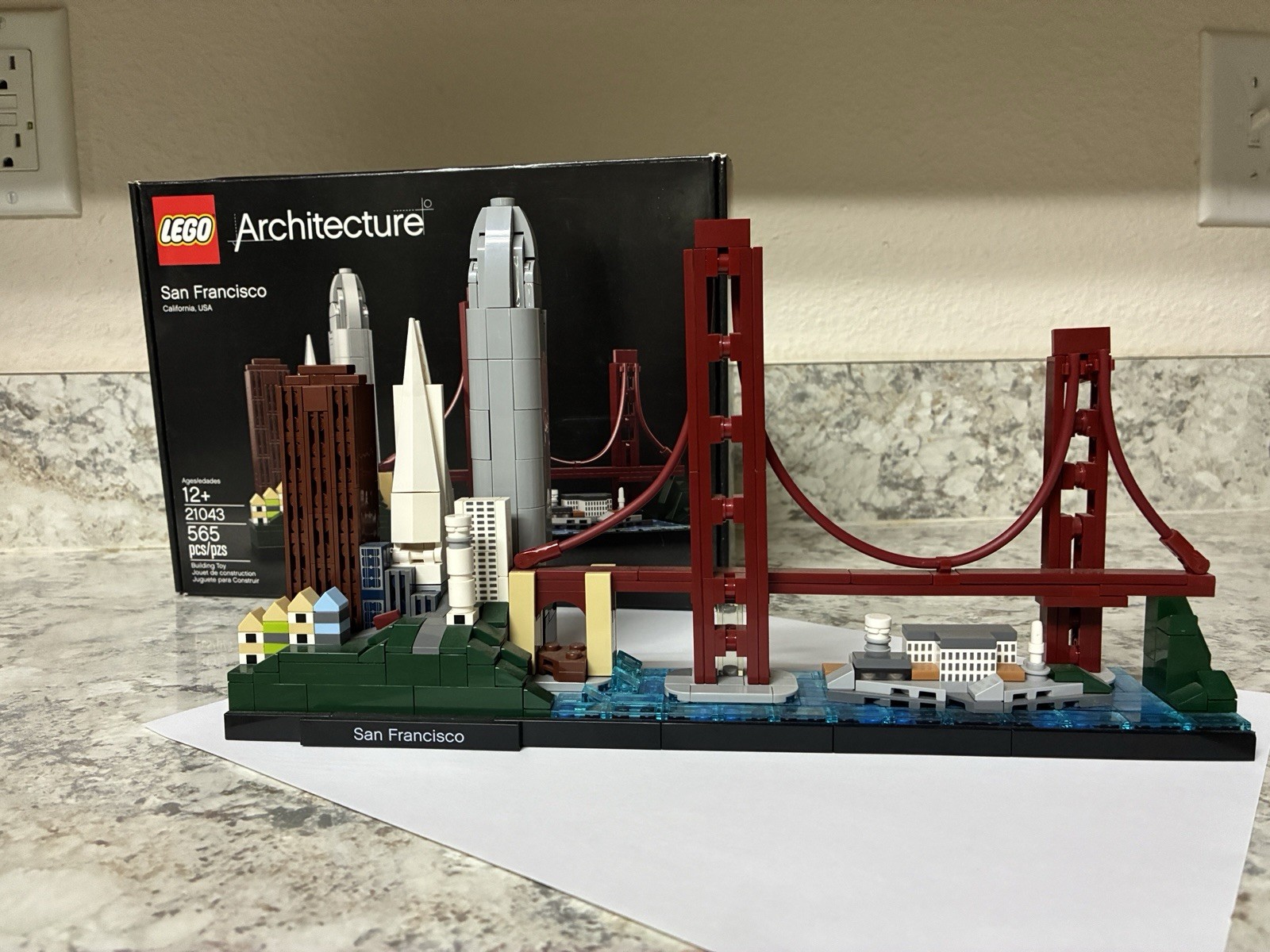 LEGO Architecture San Francisco Skyline Set 21043 with 565 Pieces Complete