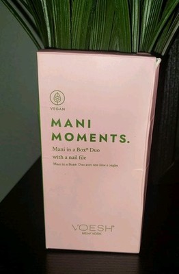 Voesh Mani Moments Mani In A Box Duo Green Tea Detox Vitamin Recharge Nail File