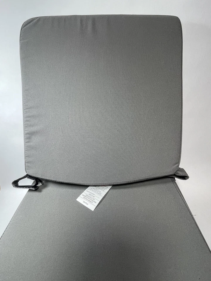 Sunbrella 方形圆形转角座垫,16"x16"x2.5"" 4 件套 灰色 灰色 — 第 2/4 张图片