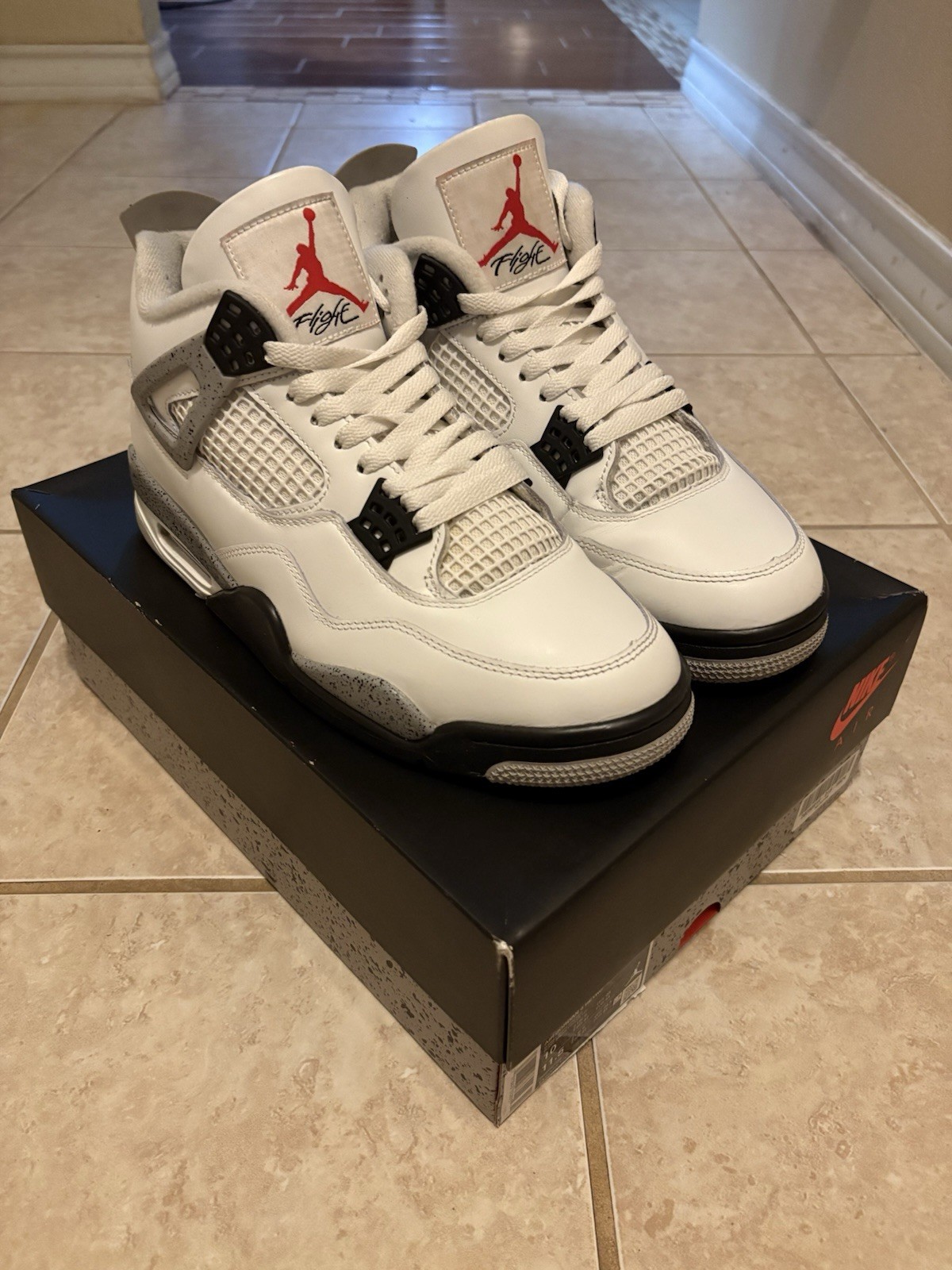 Air Jordan 4 White Cement 2025 Men's Size 10