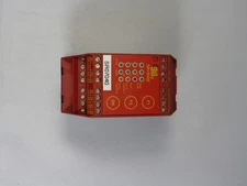 STI SR130DD00 Safety Relay 1.25A 24DC Sin Rail Mount  USED