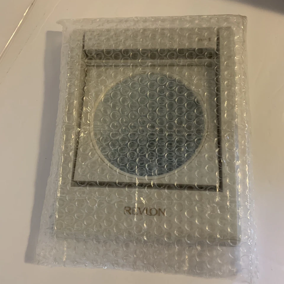 Revlon Perfect Look Travel Light Magnifying Makeup Vanity Mirror 1x 3x Hair Tool - Image 4 of 4