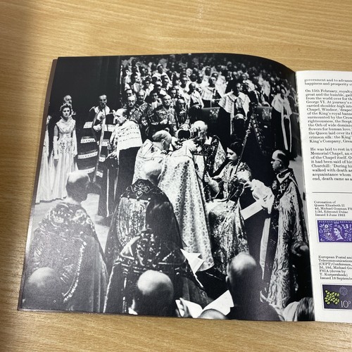 Stamp Collection The Silver Jubilee of The Queen`s Accession 1952- 1977,album - Picture 5 of 18