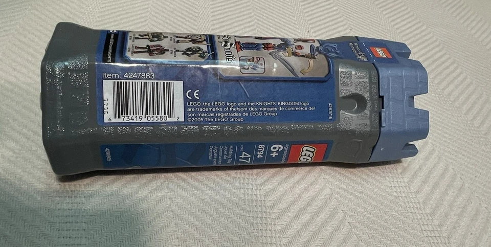 New Sealed LEGO Knights Kingdom Sir Santis (8794) Perfect Condition Castle 2005 - Image 3 of 4