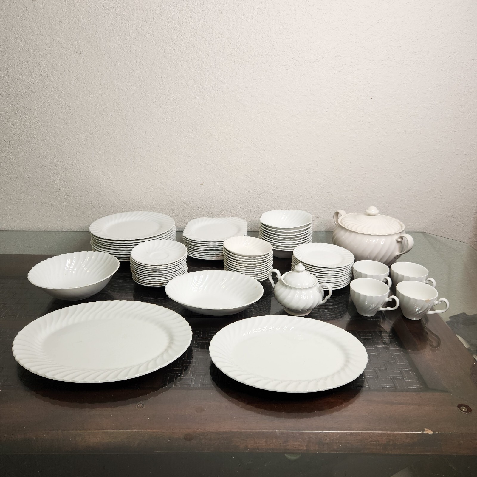 75pcs Johnson Brothers Snowhite Regency Swirl Dinnerware Eng