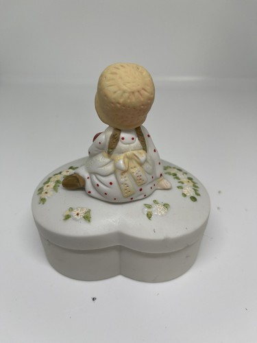 Holly Hobbie Designer Collection Figurine Trinket Box 1970s Vintage Hand painted - Picture 4 of 7