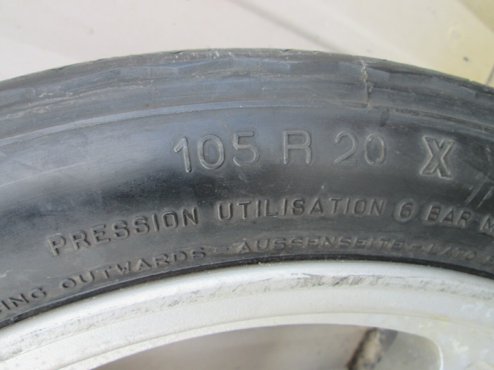 Ferrari 512BB Spare Wheel & Michelin Tire 31/4 X 20 P/N 110199 -110201