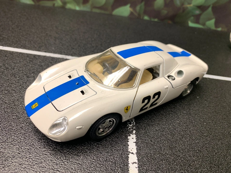 Imperfect 1:24 Diecast Car PAIR! BURAGO FERRARI 250 LE MANS 1965 No Box AS-IS - Image 3 of 4