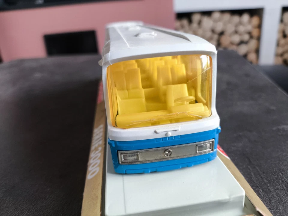 1/55 MAJORETTE 3064 COACH AUTOCAR BUS DE VOYAGE MERCEDES OLYMPIADES NMIB - Photo 2/4