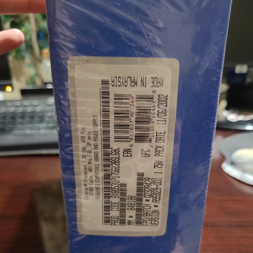 Intel Celeron Processor 2.40ghz 400-MHz System Bus 128KB L2 Cache New in Box - Image 3 of 4