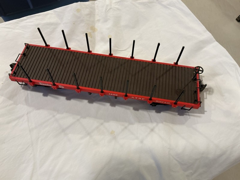 BACHMANN   G-GAUGE   SANTA FE FLATCAR   w/Stakes   Item No. 93602  