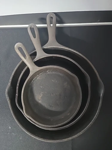 3 WAGNER WARE GHC General Housewares Corp 10 1/2, 8, 6 1/2 In Cast Iron Skillets