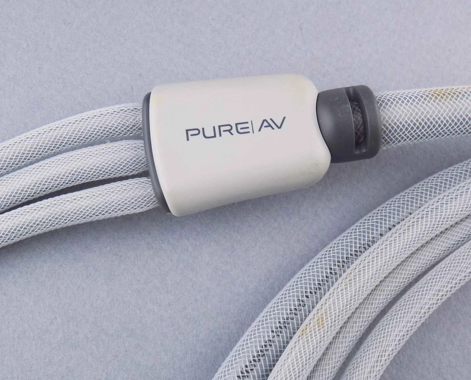 Belkin Silver Series PureAv 8 Feet, RCA Component Video Cable (RGB) with PCOCC - Image 4 of 4