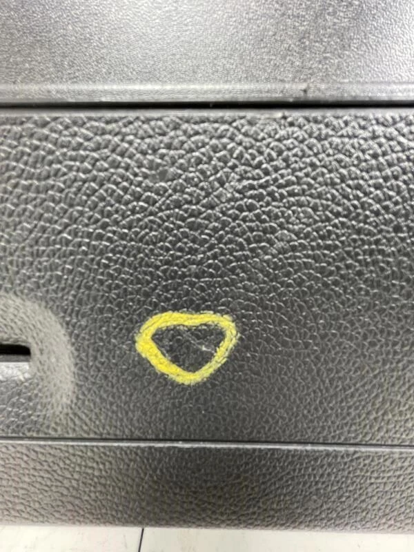 PANEL DE MOLDURA PUERTA LEVADIZA INFERIOR TRASERA VOLKSWAGEN GOLF 2012 DE FÁBRICA Foto 4 de 4