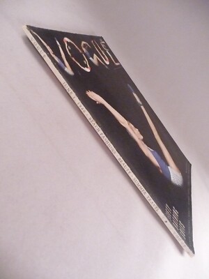 Vogue Magazine - June 1, 1940 ~~ iconic cover | eBay