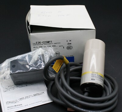 One (1) Omron E2K-C25MY1 Capacitive Proximity Switch 2m 26117K NEW
