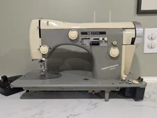 Necchi Supernova Ultra Vintage Sewing Machine Ivory & Sage Works! 
