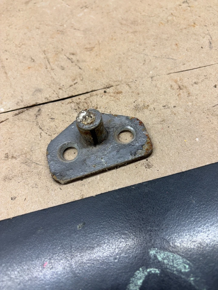 1978 1979 FORD BRONCO LATCH STRIKER - Image 2 of 4