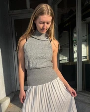 Angelo Tarlazzi Paris Gray Ribbed Wool Sleeveless Top Rhinestone Detail 38 (S)