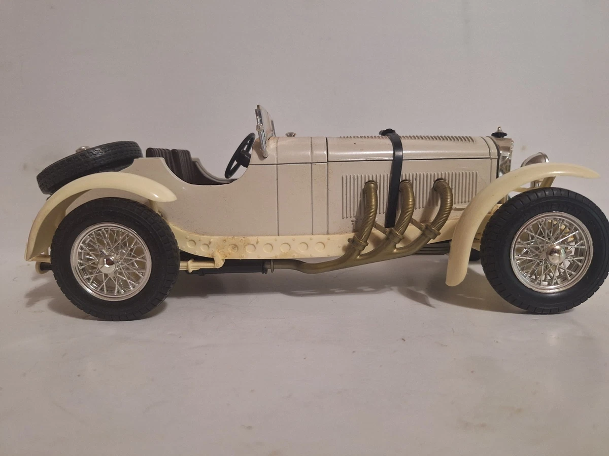 Bburago Mercedes-Benz 1:18 Scale Diecast Cars, Trucks & Vans for
