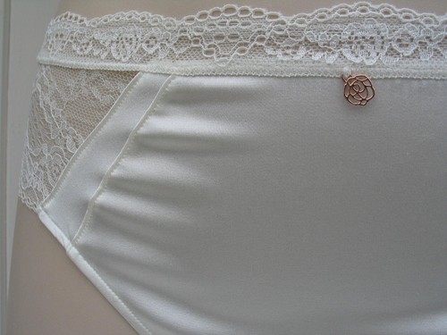 KNICKERS UK SIZE 26 M&S SILK SATIN LACY IVORY ROSIE AUTOGRAPH PANTIE BNWT - Picture 2 of 6
