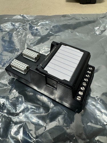 EMERSON KJ4006X1-BC1 - Fused 8 Channel Terminal Block 12P4720X042 Rev F - Picture 5 of 5