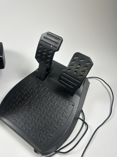 Thrustmaster Ferrari 458 Spider (4460105) Wheel And Pedals Set for Xbox - Picture 3 of 8