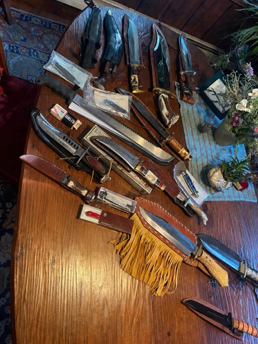 Approx 18 knives Bowie , Chipaway, Gil Hibben Estate Collection