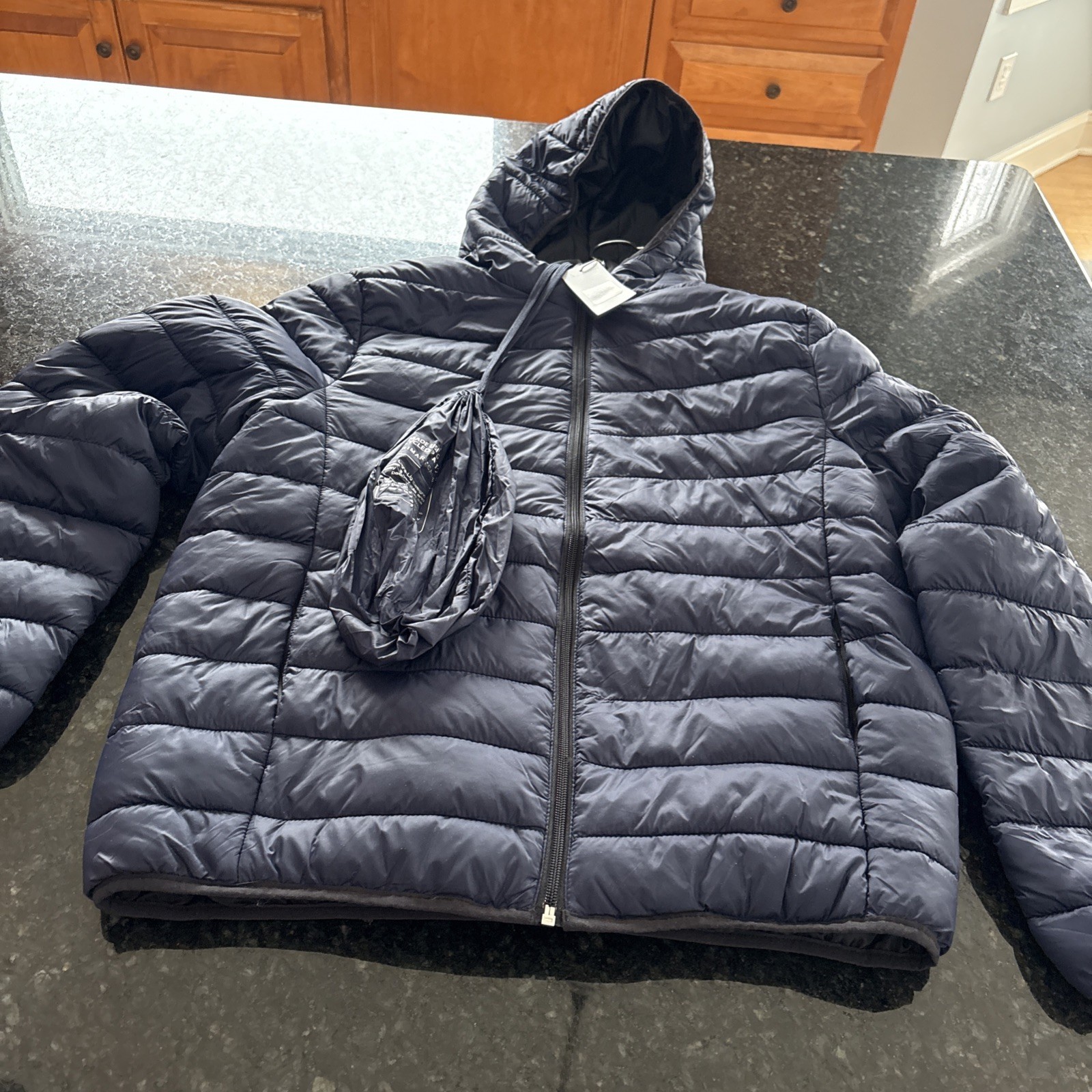 Primark Men’s Hooded Puffer Jacket, Navy, New With Tags. image 10
