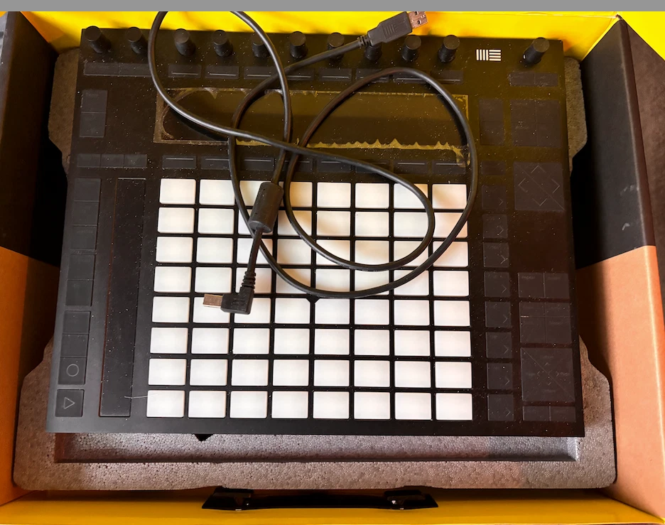 Instrumento controlador en vivo Ableton Push 2 USB - negro (87565) Foto 2 de 3
