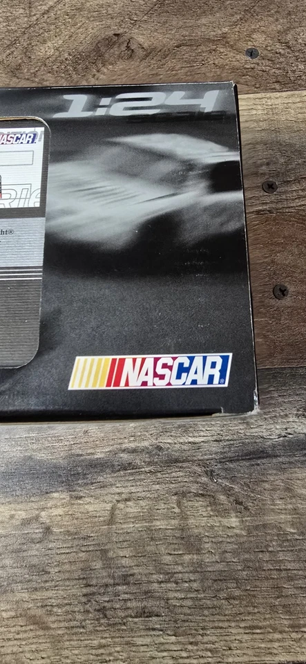 Team Caliber 40 Sterling Marlin Coors Light Brooks & Dunn 1/24 Diecast New - Image 4 of 4