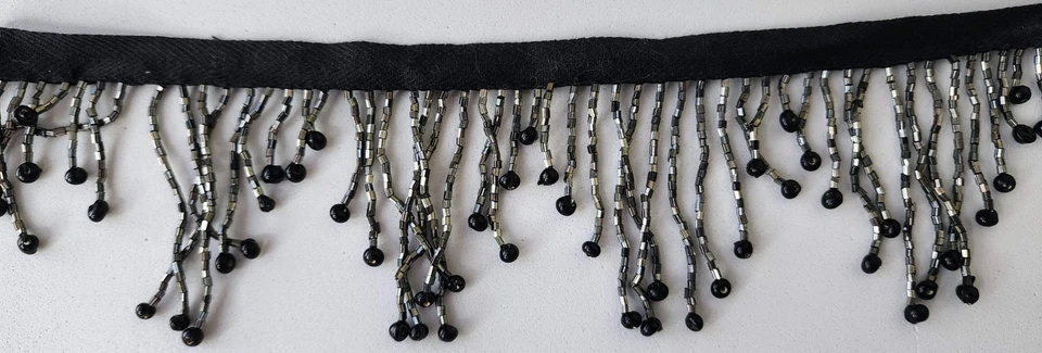 Borde de flecos con cuentas negras de alta costura - 2,9 yardas, lujo artesanal Foto 2 de 4